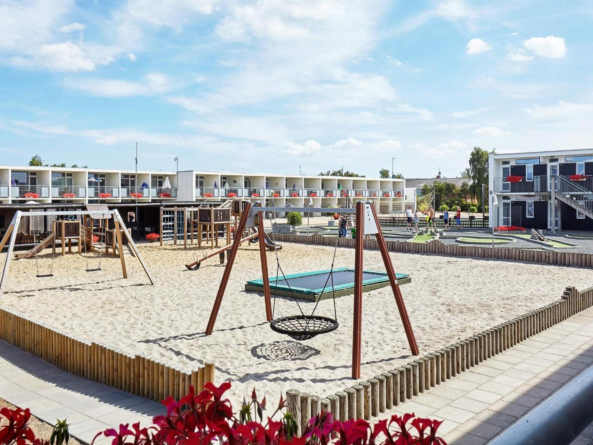 4 Person Holiday Home On A Holiday Park In Glesborg Exterior foto
